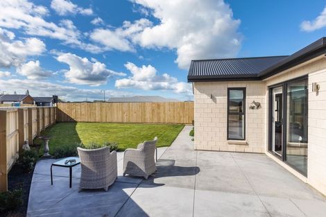 Photo of property in 7 Loch Tanna Way, Broomfield, Christchurch, 8042
