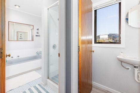 Photo of property in 72 Leeward Drive, Whitby, Porirua, 5024