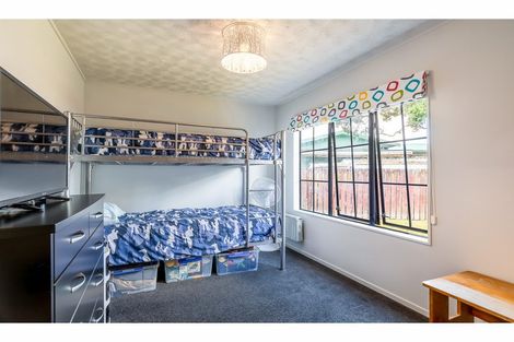 Photo of property in 7 Imperial Place, Henderson, Auckland, 0612