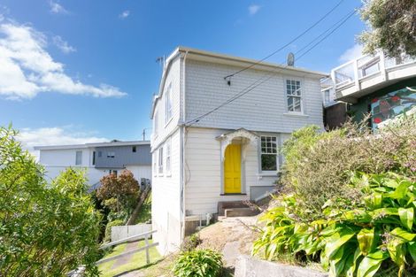 Photo of property in 50 The Crescent, Roseneath, Wellington, 6011