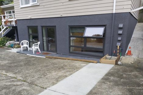 Photo of property in 32 Melrose Road, Island Bay, Wellington, 6023