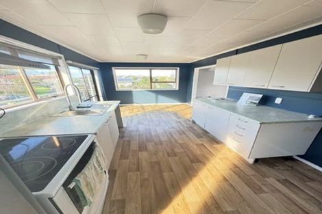 Photo of property in 66 Lavery Place, Sunnynook, Auckland, 0632