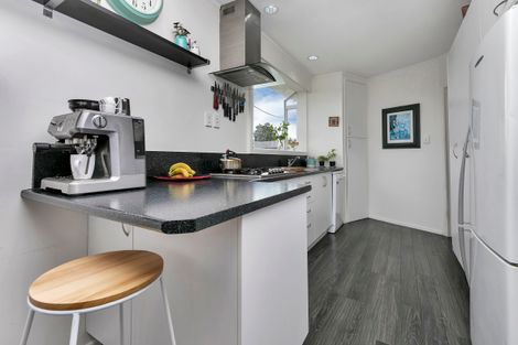 Photo of property in 43 Maude Street, Riverhead, 0820