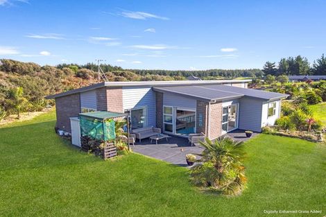 Photo of property in 76 Waitarere Rise Avenue, Waitarere, Levin, 5510