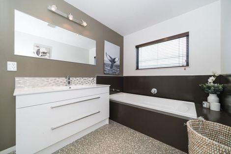 Photo of property in 12d Stonebridge Heights, Feilding, 4702