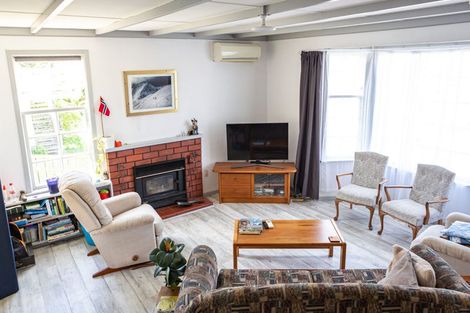 Photo of property in 49 Franklyn Road, Tawa, Wellington, 5028