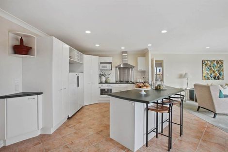 Photo of property in 11 Conacher Close, East Tamaki Heights, Auckland, 2016