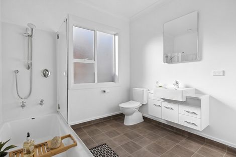 Photo of property in 43 Isadore Road, Saint Clair, Dunedin, 9012