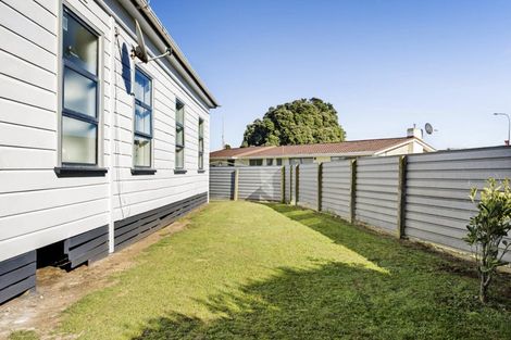 Photo of property in 176 Glover Road, Hawera, 4610