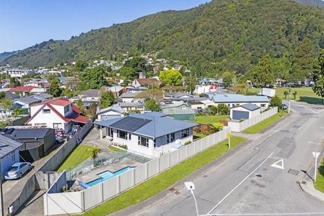 Photo of property in 36 Kent Street, Picton, 7220