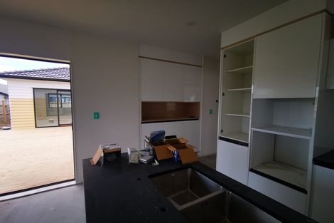 Photo of property in 59 Vinistra Road, Kumeu, 0810