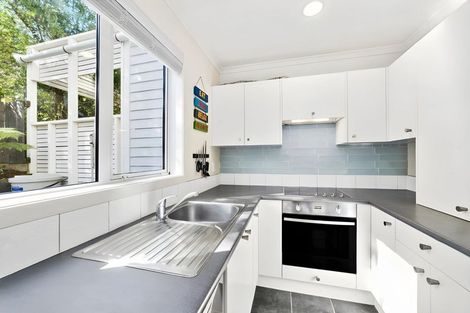 Photo of property in 25 Omar Street, Khandallah, Wellington, 6035