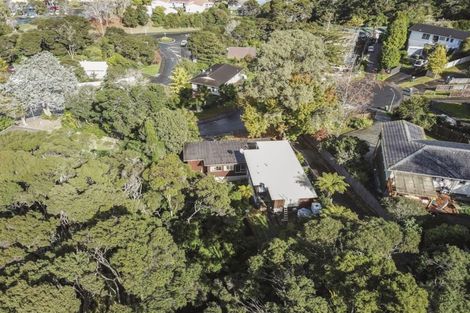 Photo of property in 1/3 Mcquoid Place, Glenfield, Auckland, 0629