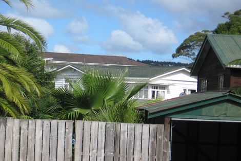 Photo of property in 13 Oates Road, Glen Eden, Auckland, 0602