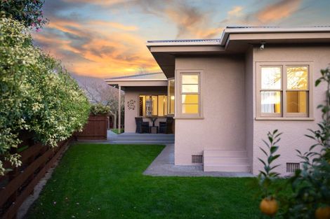 Photo of property in 25 Winston Avenue, Hokowhitu, Palmerston North, 4410