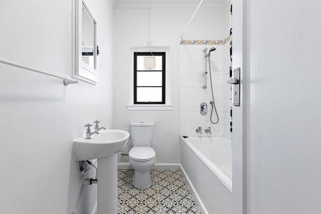 Photo of property in Westhaven Apartments, 127u1 Molesworth Street, Thorndon, Wellington, 6011