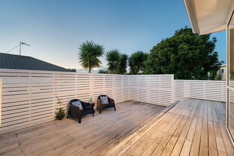 Photo of property in 22a Riverton Drive, Randwick Park, Auckland, 2105