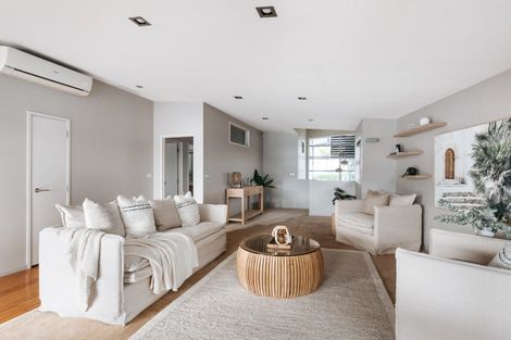 Photo of property in 13 Tay Street, Mount Maunganui, 3116