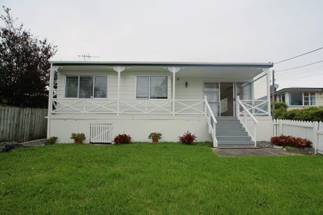 Photo of property in 1/12 Sherwood Avenue, Te Atatu South, Auckland, 0610