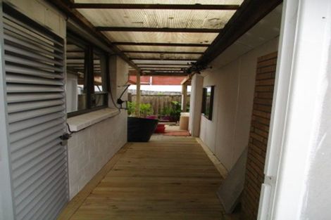 Photo of property in 2/14a Kurnell Drive, Botany Downs, Auckland, 2010