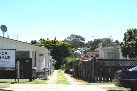 Photo of property in 2/43 Shakespeare Road, Milford, Auckland, 0620