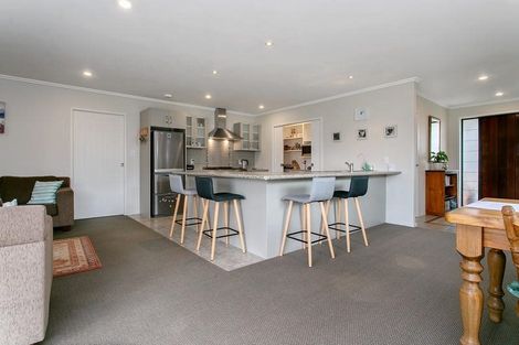 Photo of property in 19 Lilac Close, Cambridge, 3434