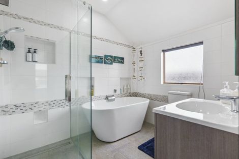 Photo of property in 41a Vivian Wilson Drive, Eastern Beach, Auckland, 2012
