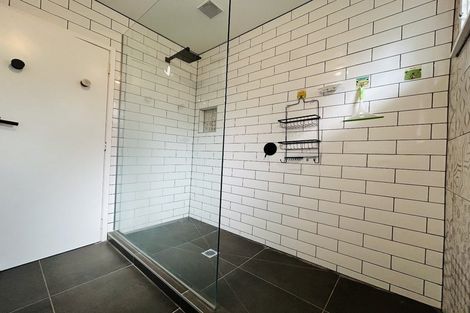 Photo of property in 1/8a Alma Street, Te Atatu South, Auckland, 0610