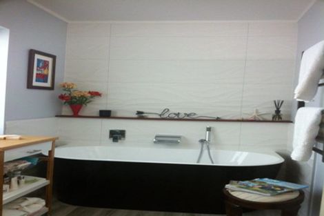 Photo of property in 1415 Whangaparaoa Road, Army Bay, Whangaparaoa, 0930