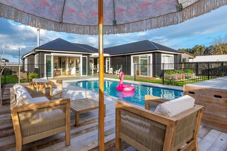 Photo of property in 8 Shearwater Lane, Point Wells, 0986