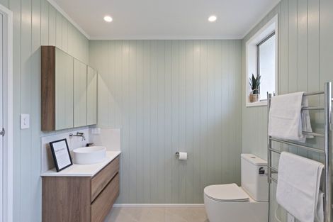 Photo of property in 8 Newlyn Place, Welbourn, New Plymouth, 4312