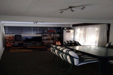 Photo of property in 6 Longwood Place, Forrest Hill, Auckland, 0620