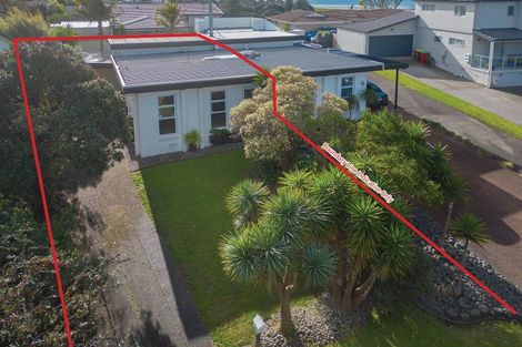 Photo of property in 22 Amorino Drive, Red Beach, 0932