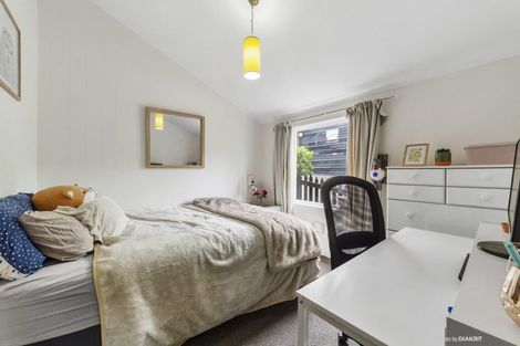 Photo of property in The Triangle, 5/33 Halswater Drive, Churton Park, Wellington, 6037