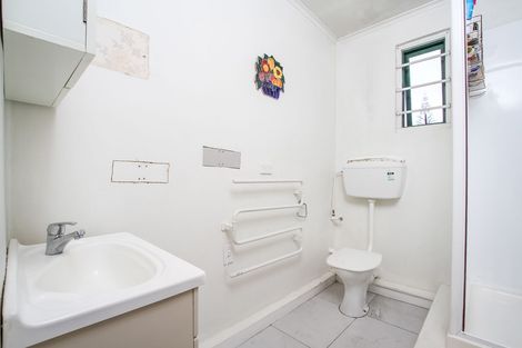 Photo of property in 153a/1 Te Atatu Road, Te Atatu South, Auckland, 0610