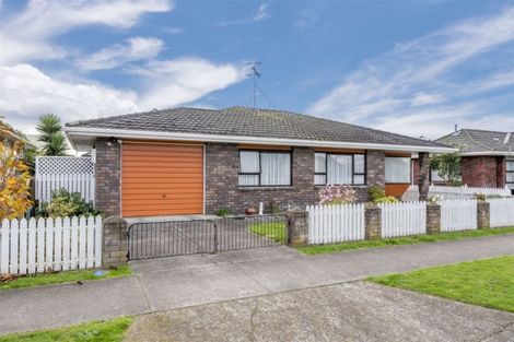 Photo of property in 15 Cook Street, Foxton, 4814