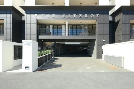 Photo of property in West Fitzroy, 2e/66 Armagh Street, Christchurch Central, Christchurch, 8013