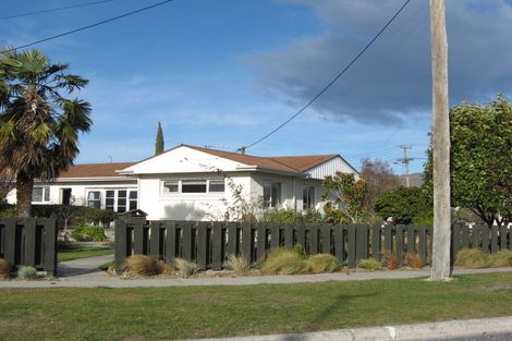 Photo of property in 35 Clutha Street, Alexandra, 9320