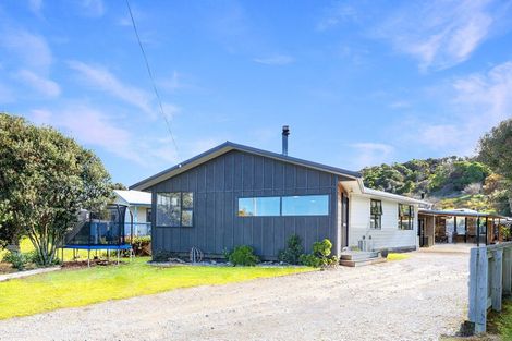 Photo of property in 60 Pinedale Crescent, Riversdale Beach, Masterton, 5872