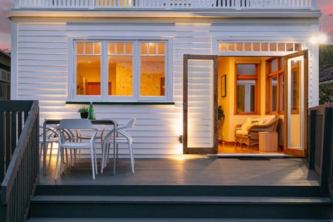 Photo of property in 255 The Parade, Island Bay, Wellington, 6023