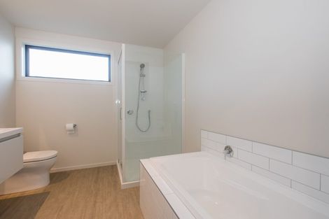 Photo of property in 5 Mount Creighton Crescent, Wanaka, 9305