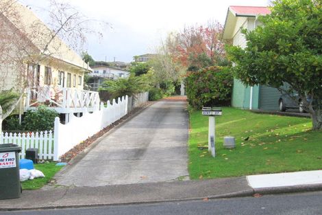 Photo of property in 2/27 Fairway Avenue, Red Beach, 0932