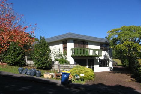 Photo of property in 2 Onedin Place, Titirangi, Auckland, 0604