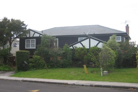Photo of property in 42 Mcbreen Avenue, Northcote, Auckland, 0627