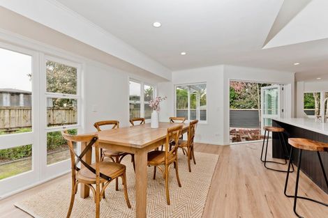 Photo of property in 51 Cambridge Road, Riverhead, 0820