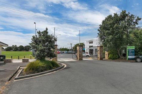 Photo of property in 2/10 Mahara Avenue, Birkenhead, Auckland, 0626