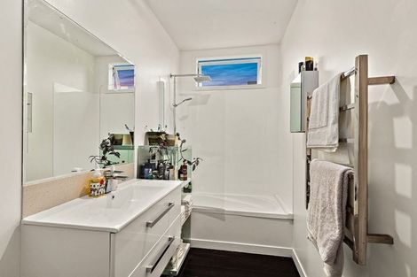 Photo of property in 1 Mickle Street, Te Atatu South, Auckland, 0610