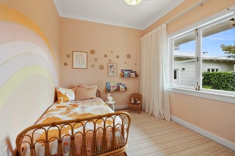 Photo of property in 66 Paynters Avenue, Strandon, New Plymouth, 4312