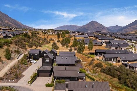 Photo of property in 15 Mckenzies Shute, Jacks Point, Queenstown, 9371
