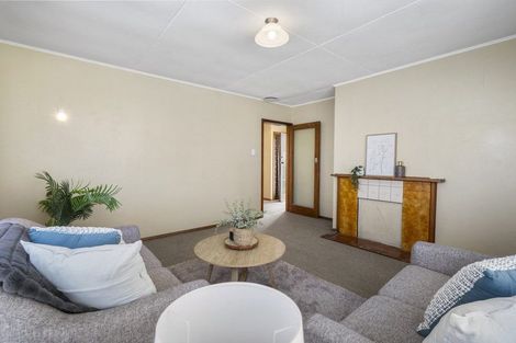 Photo of property in 55 Lismore Street, Merrilands, New Plymouth, 4312